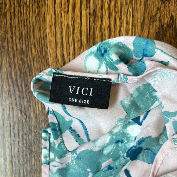 Vici Floral Two-Piece Set in Pink and Blue - Picture 3 of 3